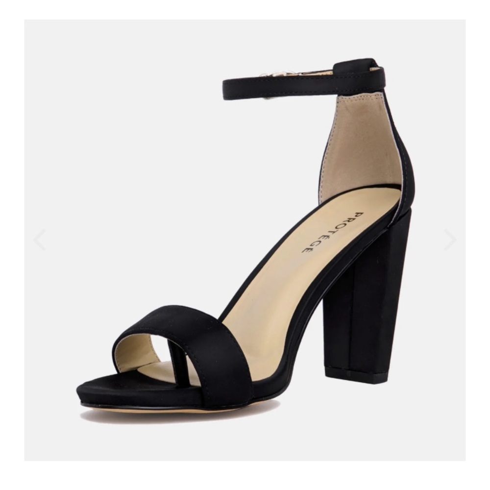 Protege Footwear Painless block heel in black